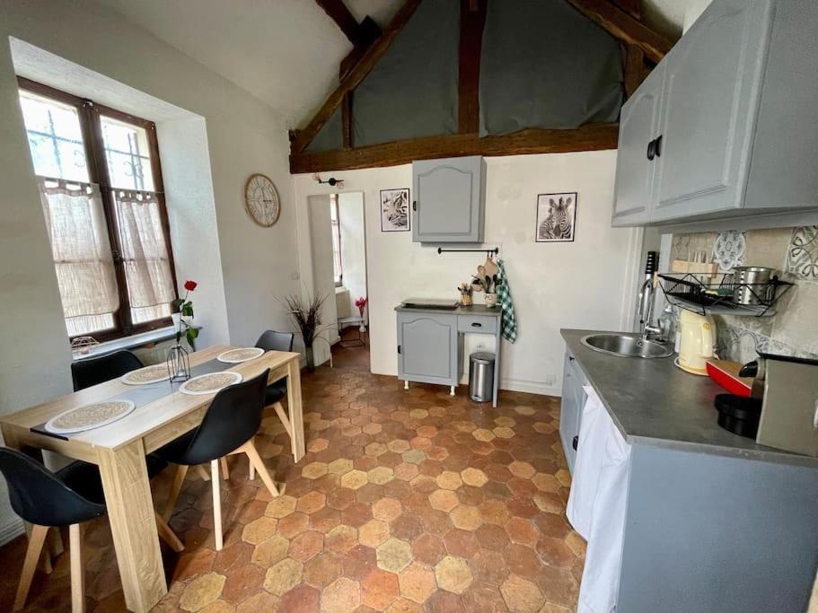 Maison A Proximite De Barbizon / Fontainebleau / A6 Saint-Sauveur-sur-Ecole Exteriör bild